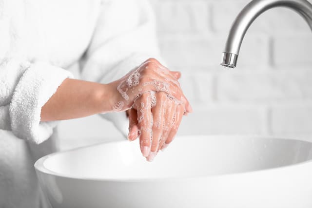 （1）手を洗って清潔に