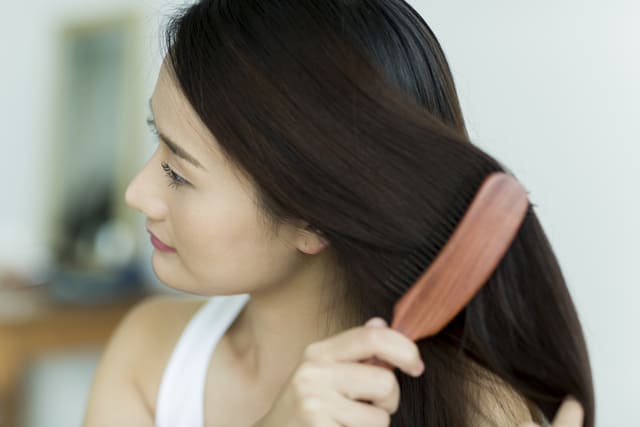 ヘアオイルの魅力と効果（3）髪の摩擦や静電気を防ぐ