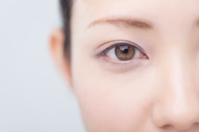 パーソナルカラーの診断方法4：瞳の色