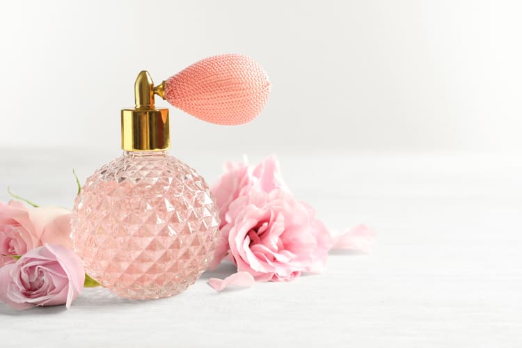 《20代レディース》人気の香水10選！素敵な香りを身につけて魅力的な自分を演出