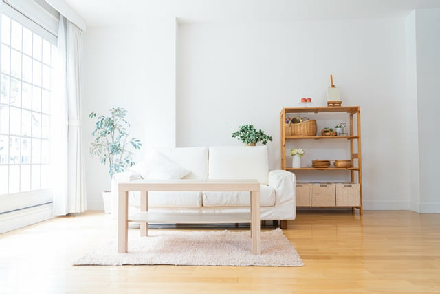 装飾の少ないシンプルなデザインの家具を選ぶのがポイント